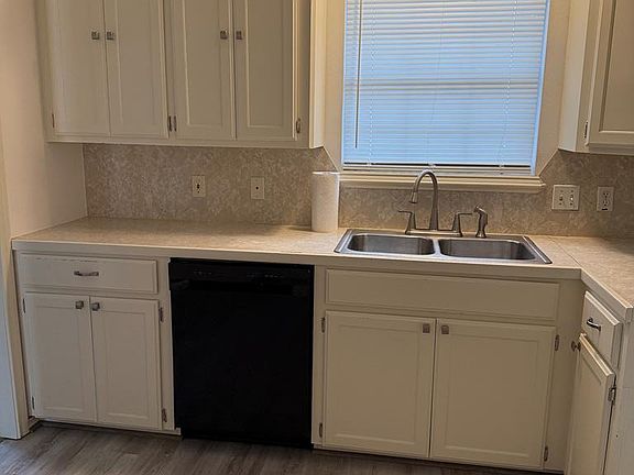 2nd image of 34 Green Oaks Cir