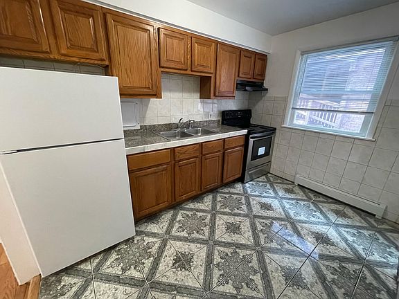 3rd image of 443 N Central Ave #2