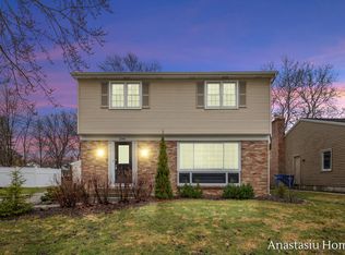 2244 Woodlawn Ave SE, Grand Rapids, MI