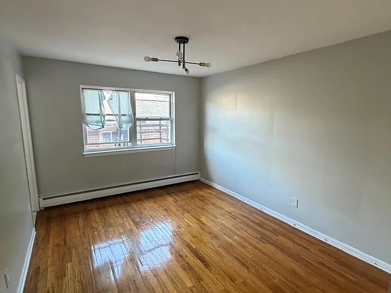23-25 Smith St #6 — Photo 1