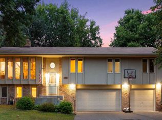 2860 Torchwood Dr, New Brighton, MN 55112