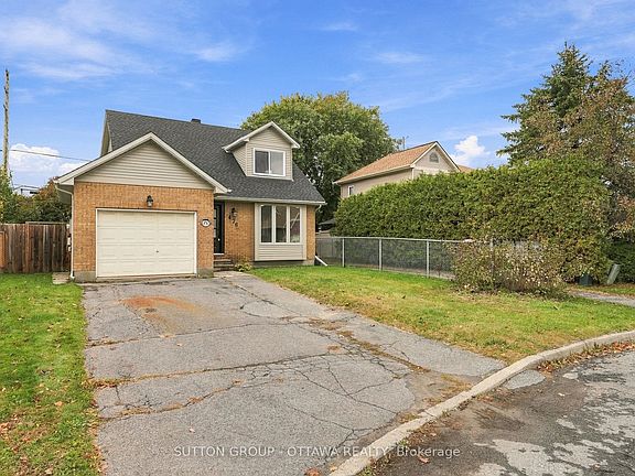 3rd image of 476 Rougemount Cres