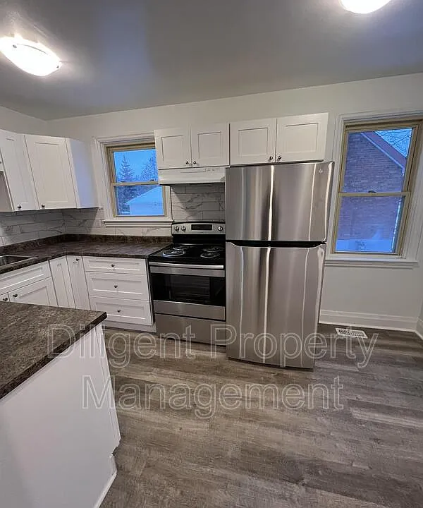 786 Snelgrove Rd #UPPER