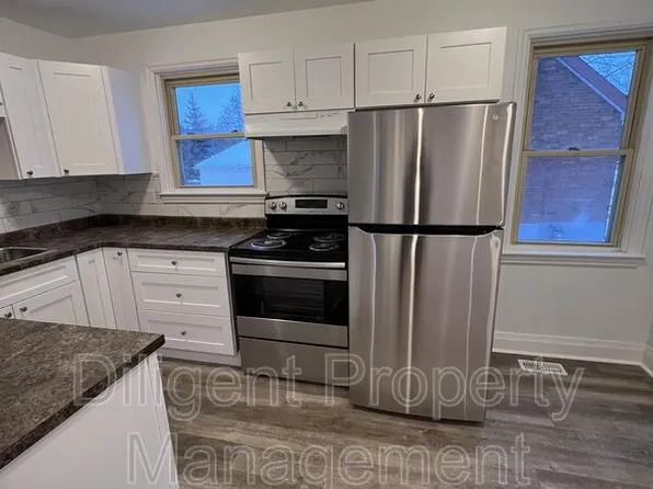 786 Snelgrove Rd, Peterborough, ON K9H 2G1