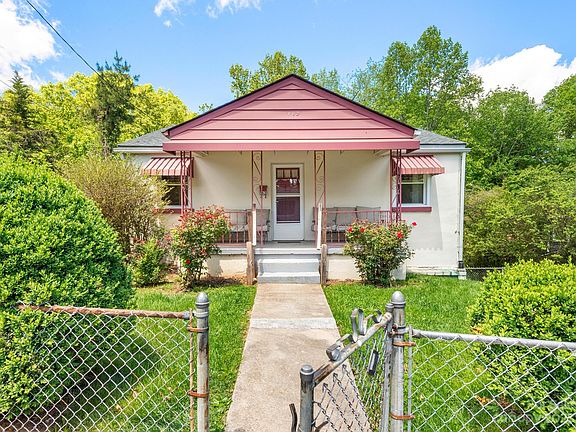 3rd image of 162 Courtland Pl