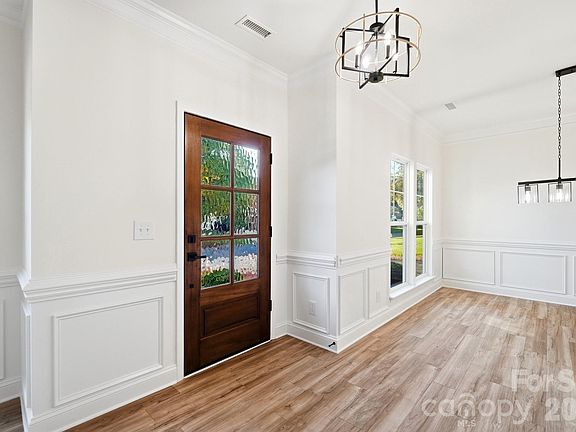 4th image of 519 Whitehead Ct