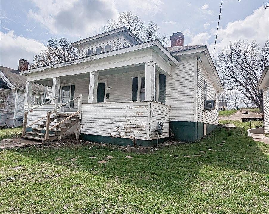 1st image of 226 E Office St