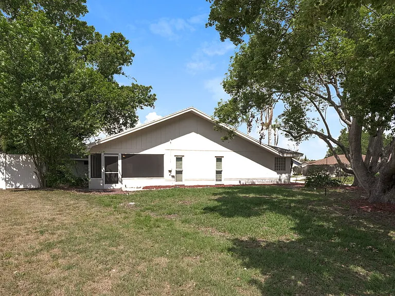 7530 Gunstock Dr — Photo 17