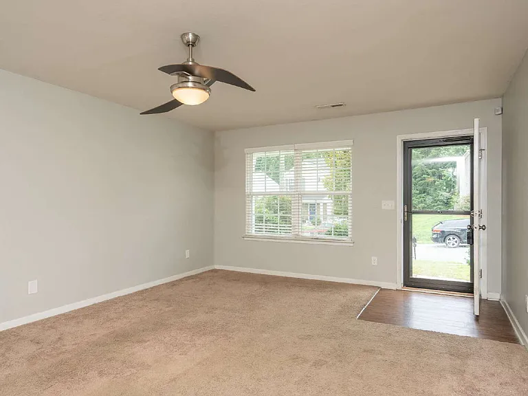 326 Azalea Dr — Photo 17