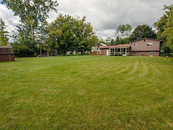 4th image of 3224 Fuller Dr