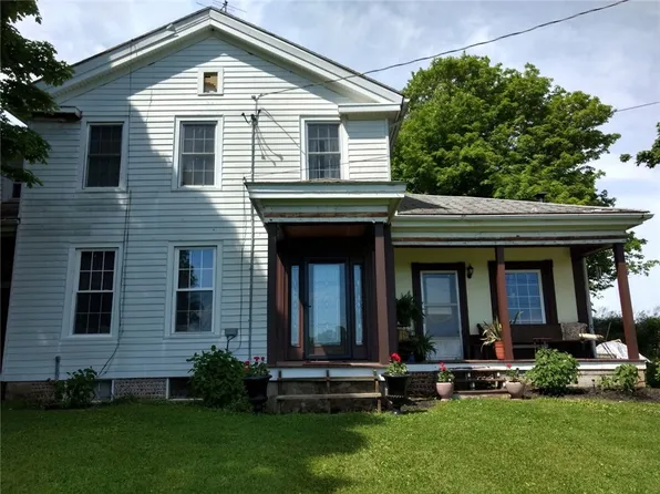 344 Sheldon Rd, Farmington, NY 14425