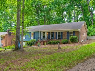 2151 Foxhunter Ct, Winston Salem, NC 27106