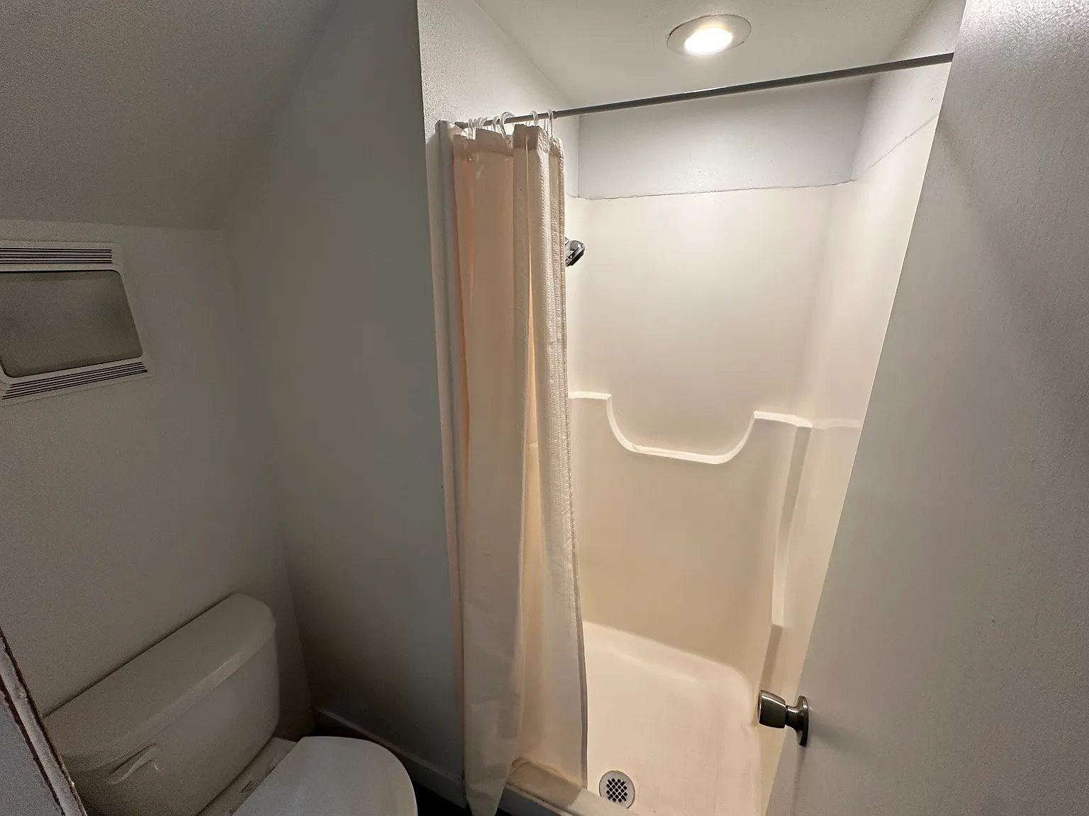 1 bed, $900 — Photo 3