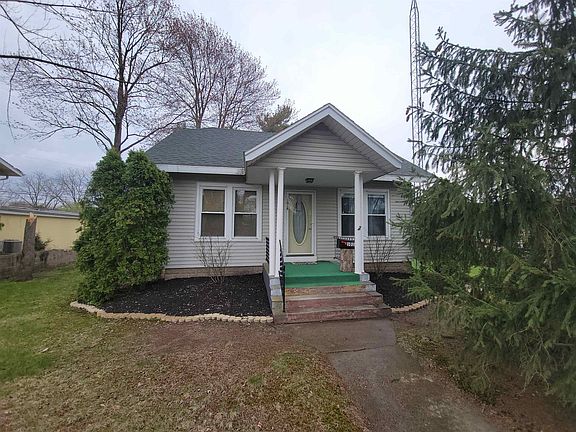 3rd image of 1018 Elm St