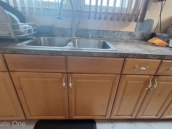 5th image of 15094 Strathmoor St