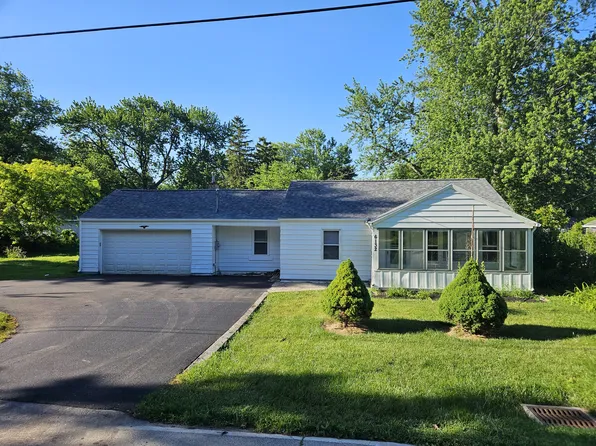 6132 Bay Shore Rd, Oregon, OH 43616