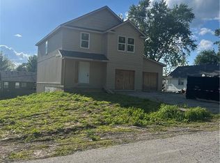 303 NW 22nd Street Ter, Blue Springs, MO 64015