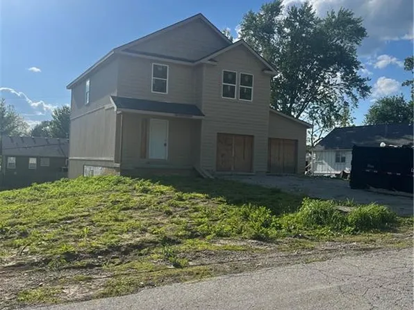 303 NW 22nd Street Ter, Blue Springs, MO 64015