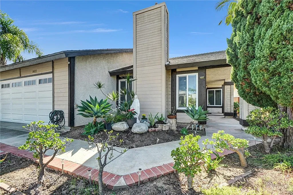 4 bed, 1486 sqft, $4,600 — Photo 2