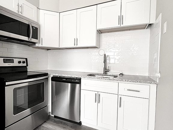 2nd image of 4250 Miami St APT B1