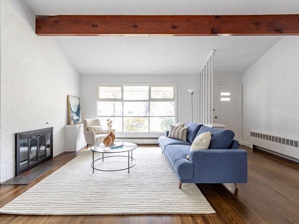 53 Red Barn Rd, Wayland, MA 01778