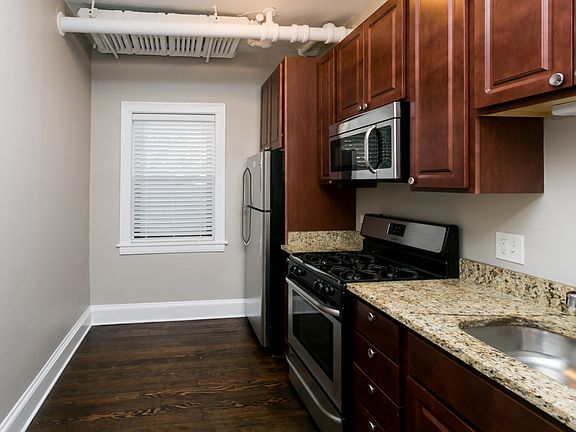 4th image of 1835 W Winona St #G