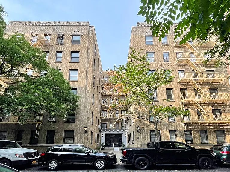 111 W 16th St #6E — Photo 3