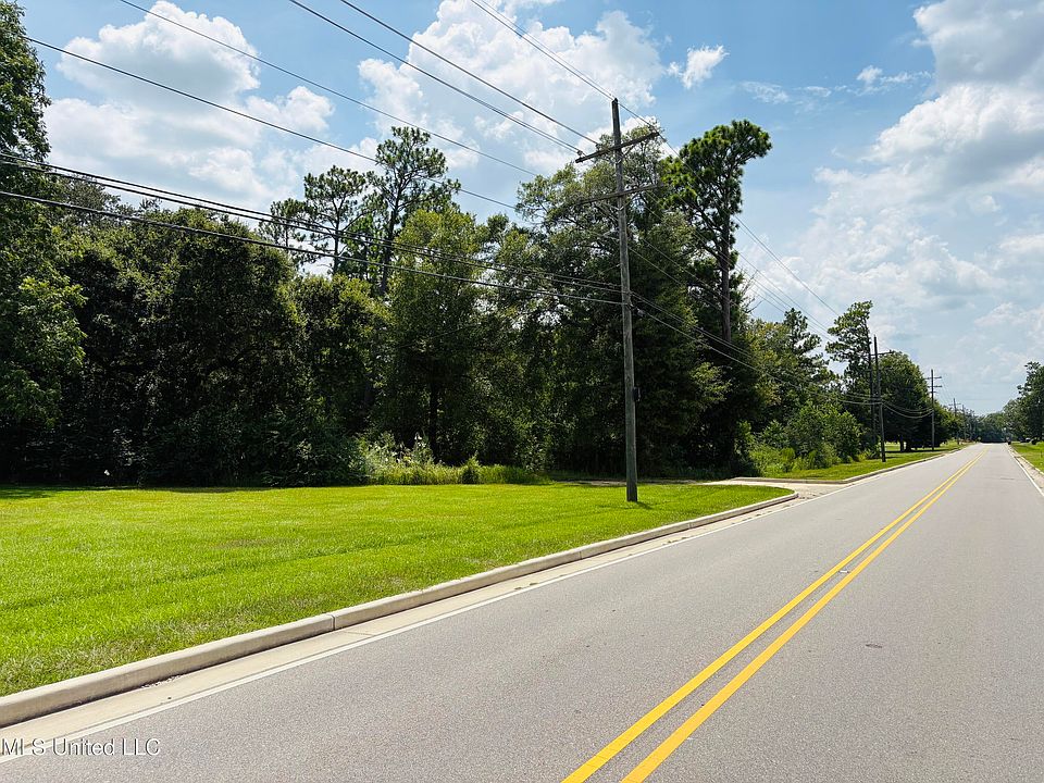 2nd image of 165 Scott Rd