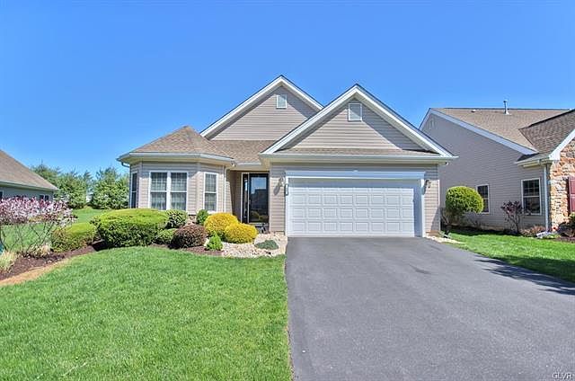1st image of 48 Edinburgh Dr