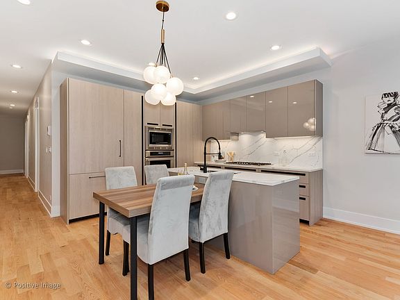 4th image of 2114 W Belmont Ave #2