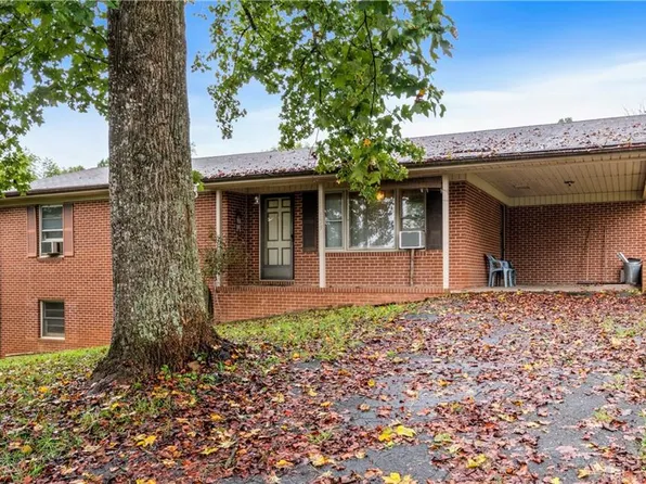 139 Duke Rd, Mount Airy, NC 27030