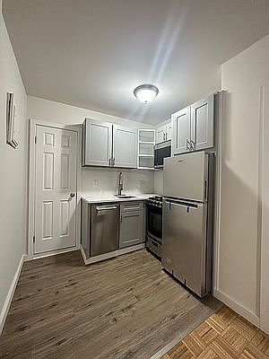1st image of 410 W 56th St APT 3D