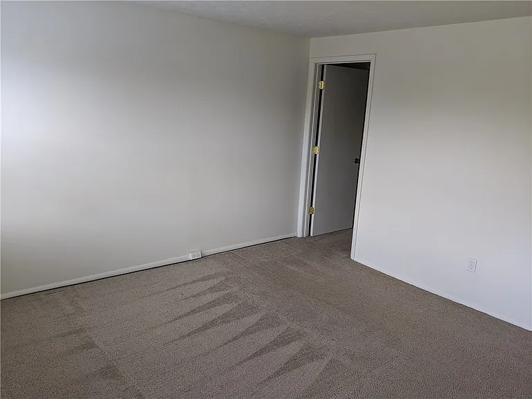 109 Scott Ln — Photo 8