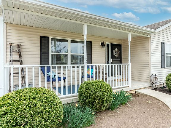 2nd image of 103 Cottonwood Blvd
