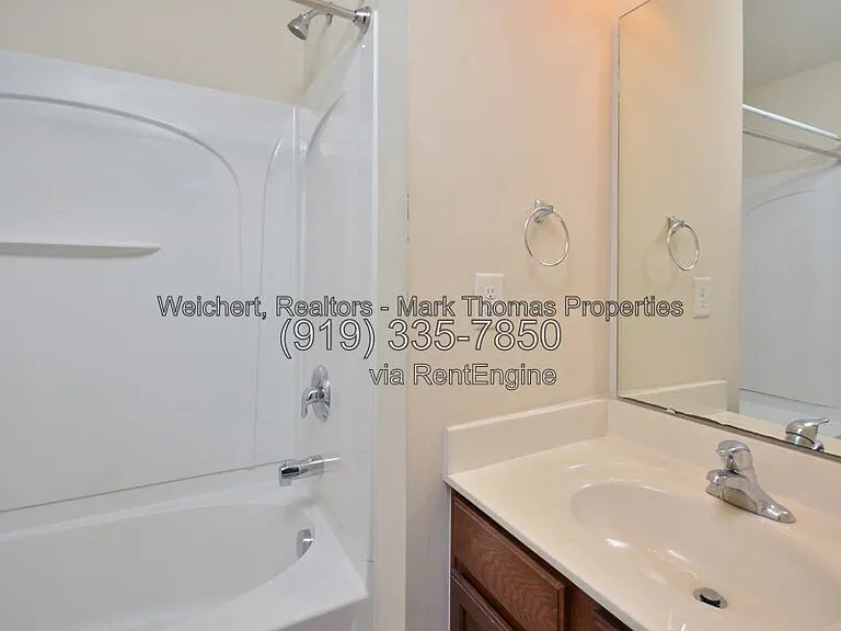 100 Stratford Lakes Drive 324 #324 — Photo 14