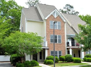 991 Hollymeade Cir, Newport News, VA 23602