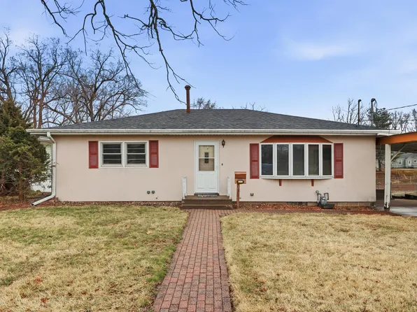 1940 4th St #A, East Moline, IL 61244