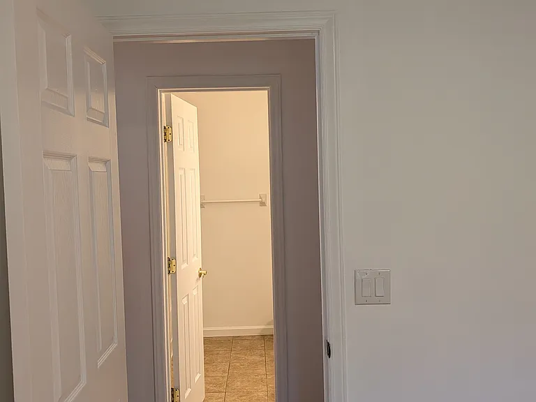 959 Foxborough Rd — Photo 17