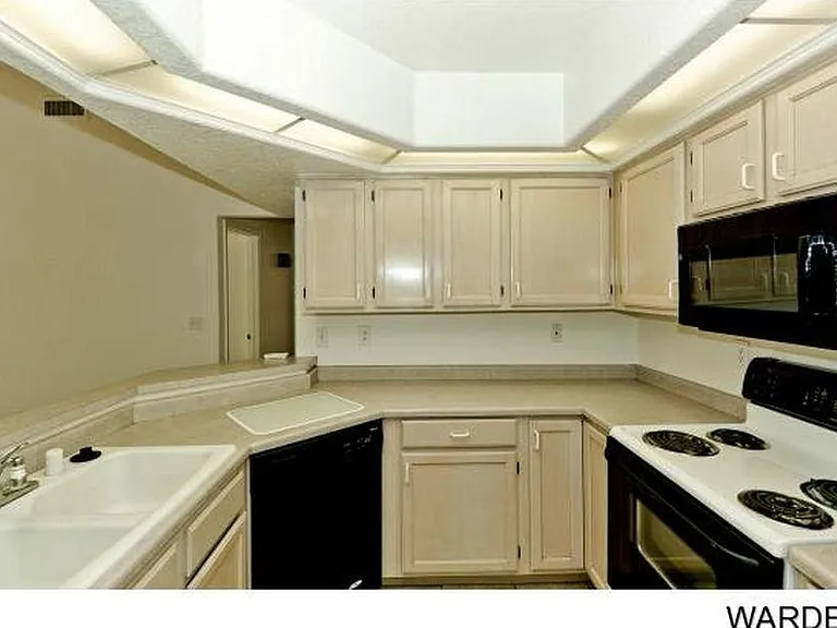 3250 Osborn Dr #A — Photo 5