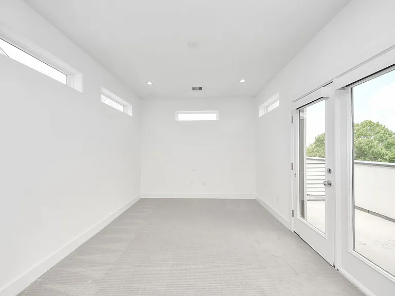 5823 Dolores St — Photo 11