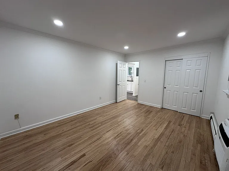 52 Manor Rd #B1 — Photo 3