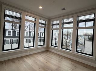 157 Everett St #320, Allston, MA 02134