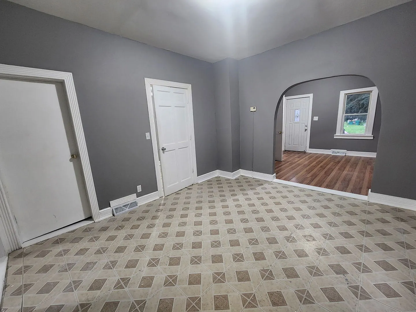 2 bed, 900 sqft, $1,050 — Photo 4