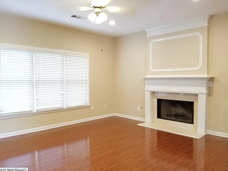 4310 Canterbury Walk Dr — Photo 10