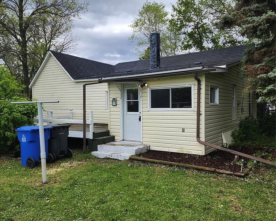 1st image of 218 Clare St