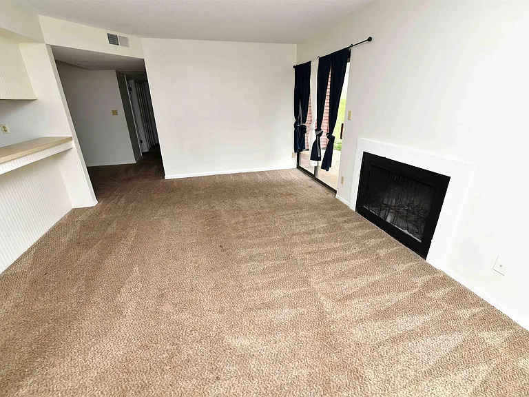 5734 N Autumn Ridge Ct #B — Photo 3