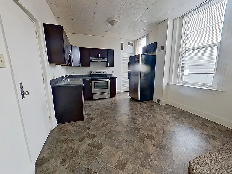 202 E King St #1 — Photo 3