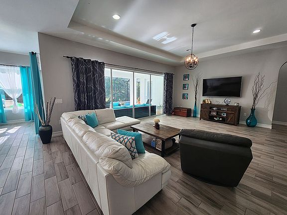 5th image of 18216 Leafmore St