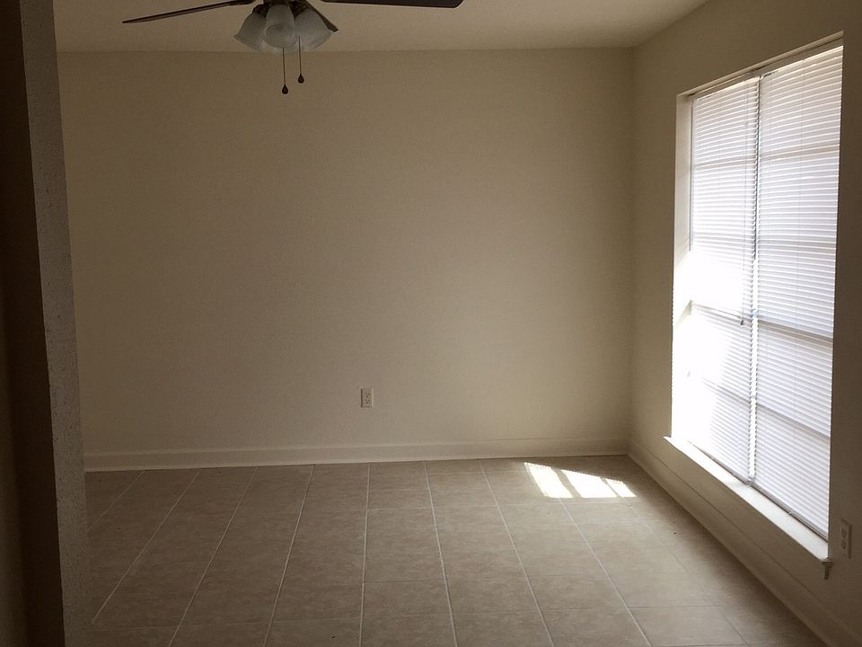 2nd image of 106 Shiloh Cir