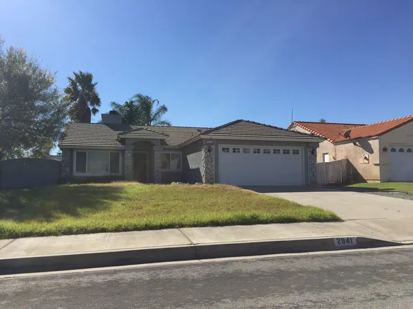 2841 W La Morada Dr, Rialto, CA 92377